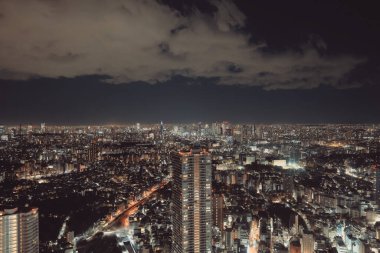 Gece Tokyo, İkebukuro gökdelenlerinin şehri 28 Kasım 2023