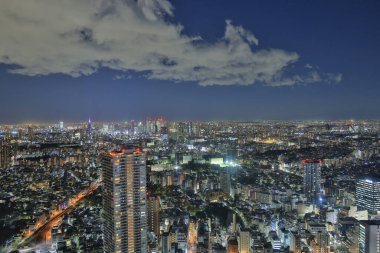 Gece Tokyo, İkebukuro gökdelenlerinin şehri 28 Kasım 2023