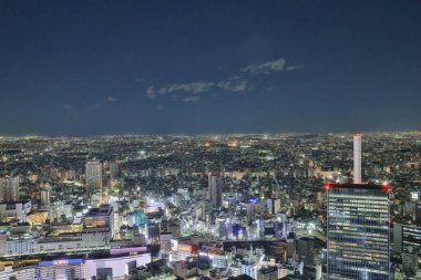 Gökdelenler 28 Kasım 2023 'te Skyline ve Gökdelenler ile Kentsel Gece Şehir Manzarası