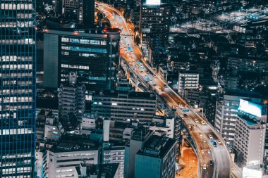 Gece Tokyo, İkebukuro gökdelenlerinin şehri 28 Kasım 2023