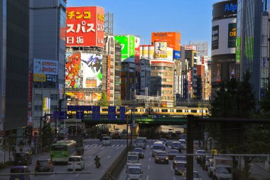 28 Kasım 2023 Shinjuku, Tokyo, Japonya şehir turu.