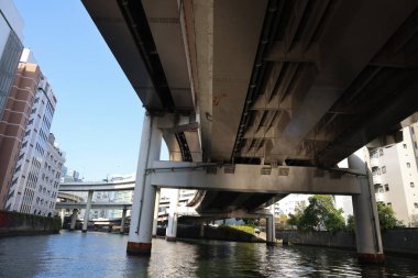 27 Kasım 2023 'te otoyolda neredeyse birbirlerine dokunuyorlardı.