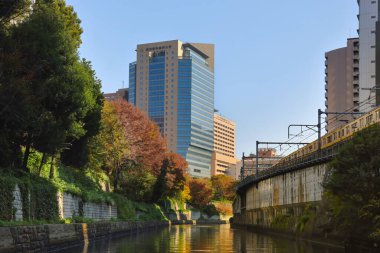 27 Kasım 2023 Suidobashi şehri Japonya 'nın kanalı.