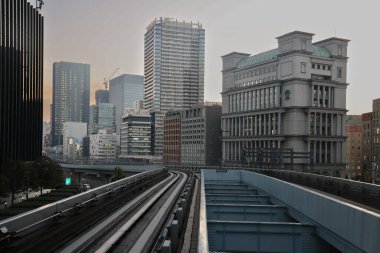 Yeni Transit Yurikamome, 27 Kasım 2023 Tokyo virajından geçiyor.