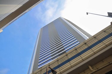 27 Kasım 2023 'te Skyline' lı ofis binası.