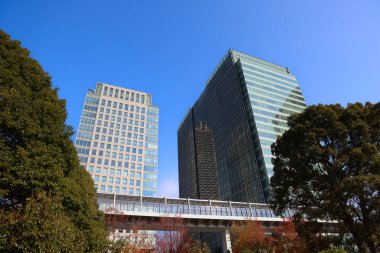 27 Kasım 2023 'te Skyline' lı ofis binası.