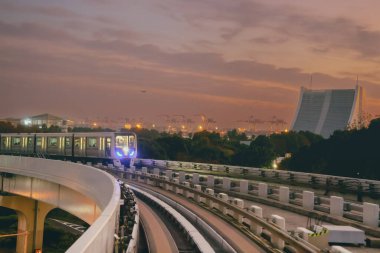 27 Kasım 2023 Tokyo Futuristik Vahası Japonya Körfezi kıyısında.