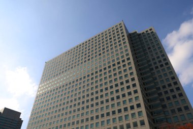 27 Kasım 2023 Sumida Nehri kıyısında gezinti güvertesi,