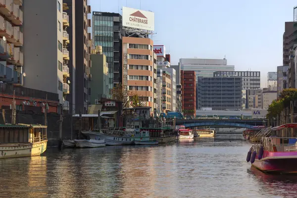 27 Kasım 2023 Kandagawa nehri, Nihombashi bölgesinde. Tokyo, Japonya.