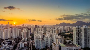 14 Ocak 2024 Hong Kong 'da kalabalık dar apartmanlar,