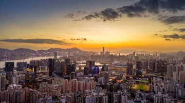 14 Ocak 2024 Hong Kong 'da kalabalık dar apartmanlar,