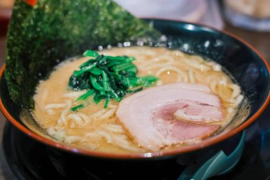 Lezzetli aromatik bir kase leziz yemek ve refah..