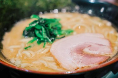 Lezzetli aromatik bir kase leziz yemek ve refah..