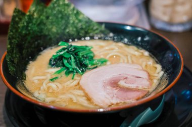 Lezzetli aromatik bir kase leziz yemek ve refah..