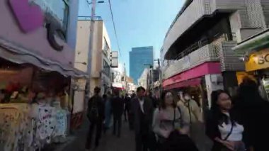 28 Kasım 2023 Tokyo Takeshita Dori caddesi, yoğun saat, Japonya