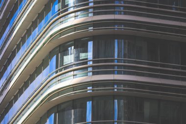 13 Ocak 2024, ofis binasının pencere duvarı.
