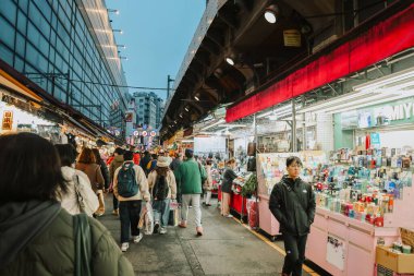 26 Kasım 2023 Nihonbashi Sahnesi, Chuo, Tokyo iş bölgesi.