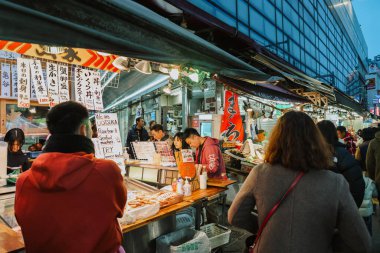 26 Kasım 2023 Nihonbashi Sahnesi, Chuo, Tokyo iş bölgesi.