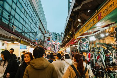 26 Kasım 2023 Nihonbashi Sahnesi, Chuo, Tokyo iş bölgesi.