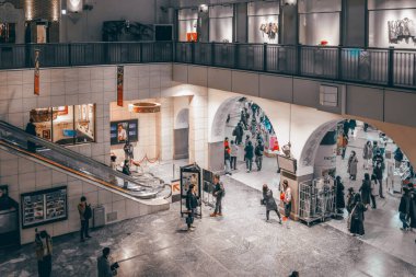 Ueno İstasyonu 'ndaki büyük alışveriş merkezi 25 Kasım 2023