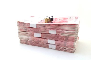 Çin Yuan Banknotları Yığını Güvenlik Görevlisi
