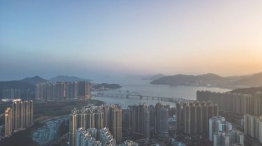 14 Şubat 2024 Vibrant TKO Şehir Manzarası 'nın batışı.