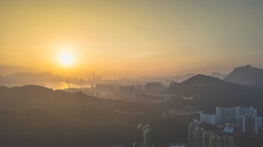 14 Şubat 2021, Hong Kong Victoria Limanı, gün batımında.