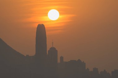 Hong Kong şehrinin günbatımı 10 Şubat 2024