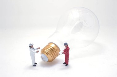 Ampullü figür, yeni fikirler kavramı.