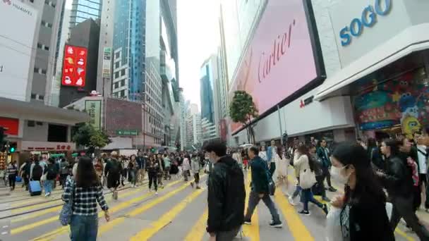 Hong Kong Prosince 2023 Lidé Přecházejí Rušnou Ulici Zátoce Causeway — Stock video