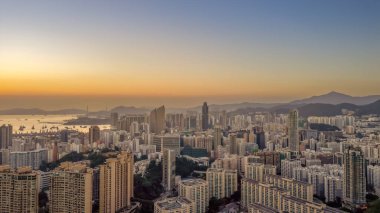 Yau Tsim mong bölgesinin ufuk çizgisi, Hong Kong, 12 Mart 2024