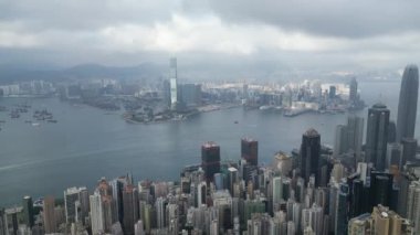 Hong Kong - 23 Mart 2024: Orta düzey konut binaları, hava manzaralı 