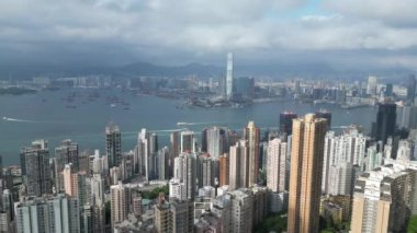 Hong Kong - 23 Mart 2024: Orta düzey konut binaları, hava manzaralı 