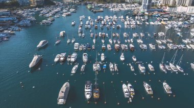 Yat ve deniz kulübüyle Aberdeen Limanı Dağı