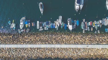 24 Mart 2024 Aberdeen Güney Tayfun Sığınağı, Şehir Ortası Liman