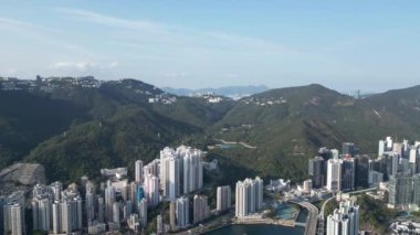 Hong Kong - 24 Mart 2024: Güney Bölgesi, Sahil Büyüsü ve Şehircilik Hava Görüntüsü 