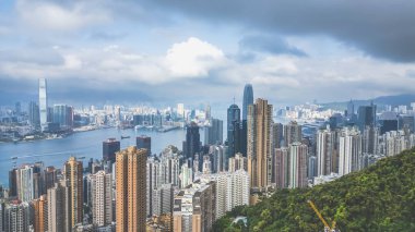 Hong Kong 'daki ticari ve konut binaları. 23 Mart 2024