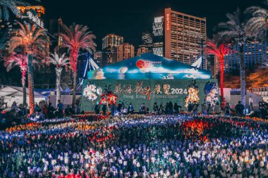 Çiçek Çekici Etrafındaki Neşe, Hong Kong Çiçek Şovu 20 Mart 2024