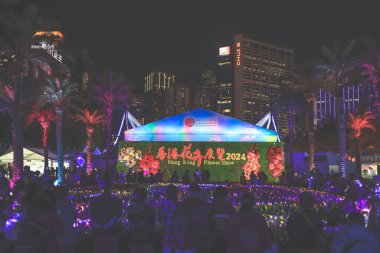 Çiçek Çekici Etrafındaki Neşe, Hong Kong Çiçek Şovu 20 Mart 2024