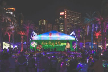 Çiçek Çekici Etrafındaki Neşe, Hong Kong Çiçek Şovu 20 Mart 2024