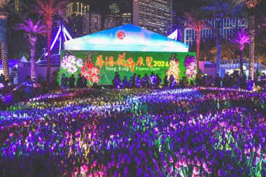 Çiçek Çekici Etrafındaki Neşe, Hong Kong Çiçek Şovu 20 Mart 2024