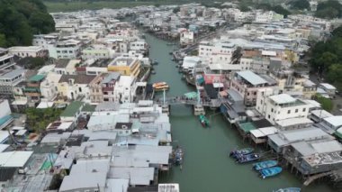 Hong Kong - 30 Aralık 2023: Lantau adasındaki Tai O köyü  