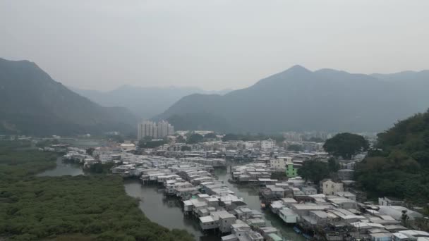 香港大澳渔村沿岸的斜屋 — 图库视频影像