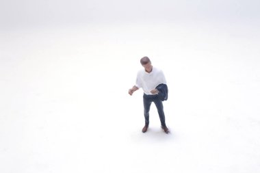 Ayakta duran insan figürleri, ayakta duran minyatür figürler.