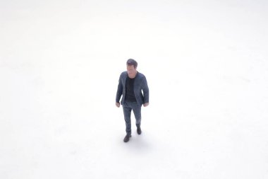 Ayakta duran insan figürleri, ayakta duran minyatür figürler.