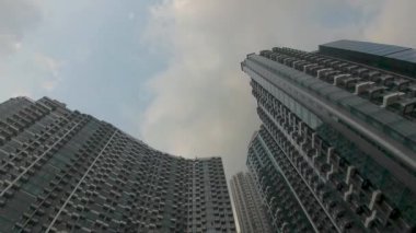 Hong Kong - Nisan 12024: Cheung Sha Wan 'daki apartman manzarası