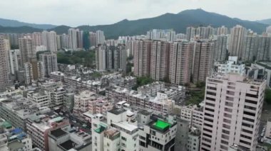 Hong Kong - 20 Nisan 2024: Tai Po Town yerleşim bölgesi