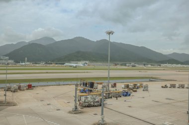 Hong Kong, 11 Mayıs 2024 'te bir havaalanına Jet uçakları yanaştı.