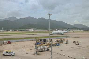 Hong Kong, 11 Mayıs 2024 'te bir havaalanına Jet uçakları yanaştı.