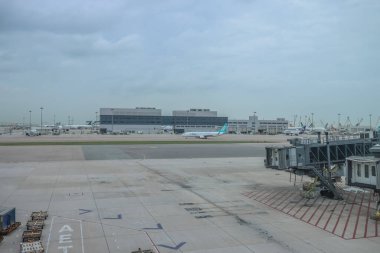 Hong Kong, 11 Mayıs 2024 'te bir havaalanına Jet uçakları yanaştı.